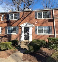 209 N Trenton St in Arlington, VA - Building Photo