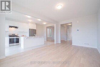 468 Brigatine Ave in Ottawa, ON - Building Photo - Building Photo