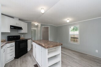 230 3rd St in San Leon, TX - Building Photo - Building Photo