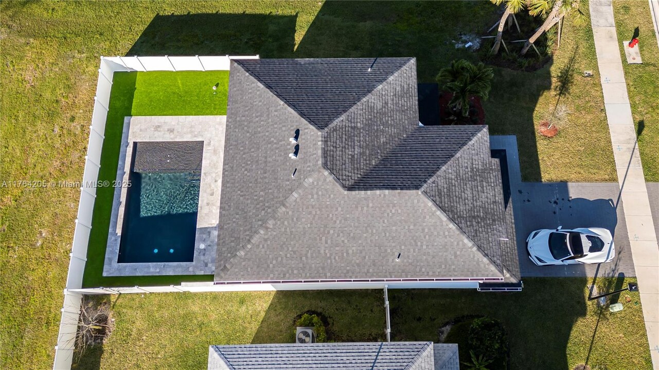 6388 Tenor Dr in West Palm Beach, FL - Building Photo