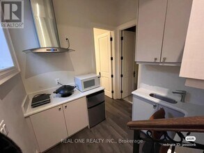 7 Logandale Rd in Toronto, ON - Building Photo - Building Photo