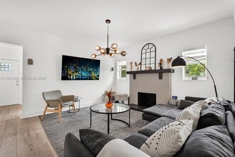 37 NW 47th St in Miami, FL - Building Photo - Building Photo