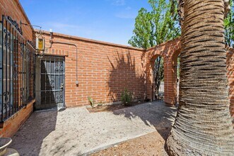 2930 E 1st St in Tucson, AZ - Building Photo - Building Photo