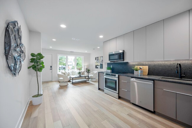 771 18th St NE, Unit B in Washington, DC - Building Photo - Building Photo