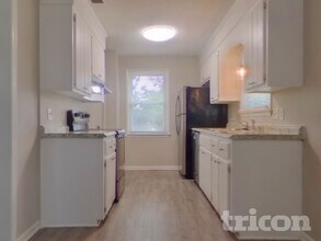 424 Westridge Rd in Elgin, SC - Foto de edificio - Building Photo