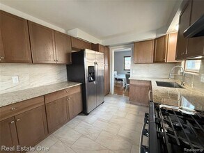 6845 Plainfield St in Dearborn Heights, MI - Building Photo - Building Photo