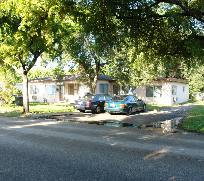 12850 NE 12th Ave in North Miami, FL - Building Photo