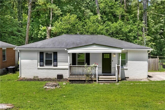 property at 2931 Diana Dr SW