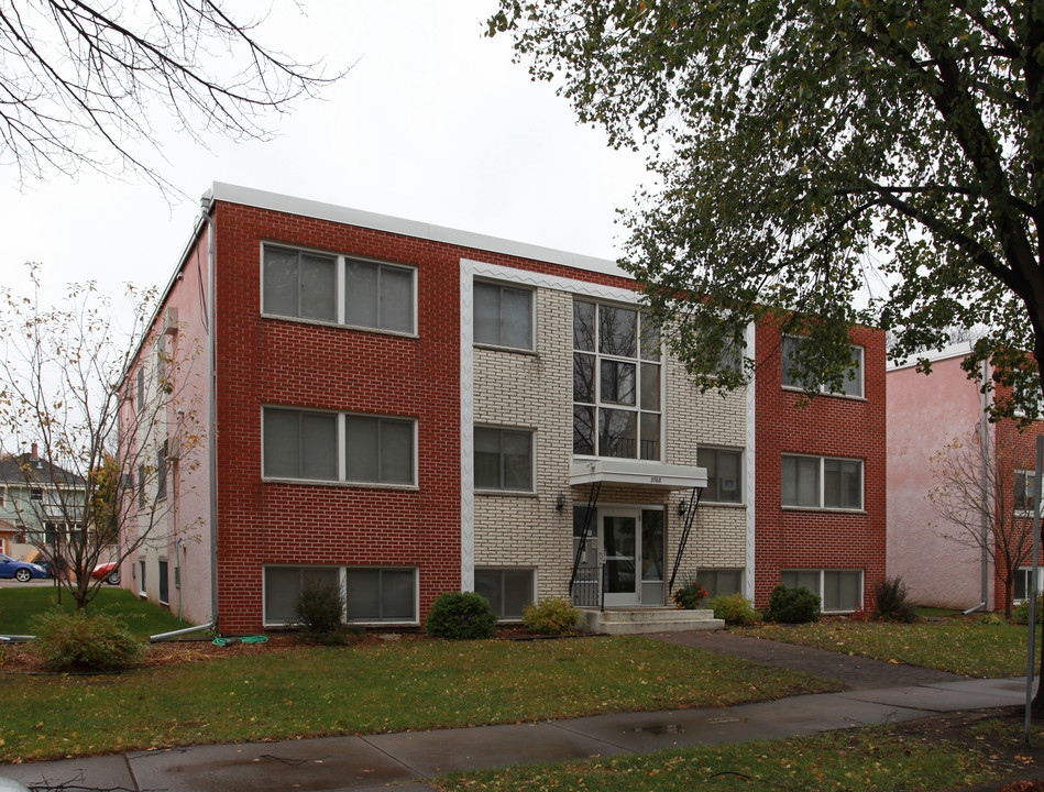 3708 Harriet Ave in Minneapolis, MN - Foto de edificio