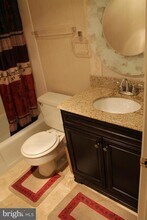 7621 Tremayne Pl in McLean, VA - Foto de edificio - Building Photo
