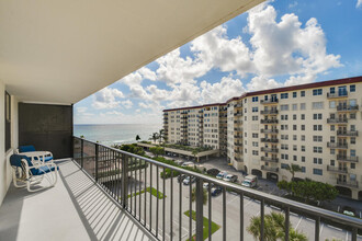 3460 S Ocean Blvd in Palm Beach, FL - Building Photo - Building Photo