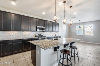 9944 W Louise Dr in Peoria, AZ - Building Photo - Building Photo