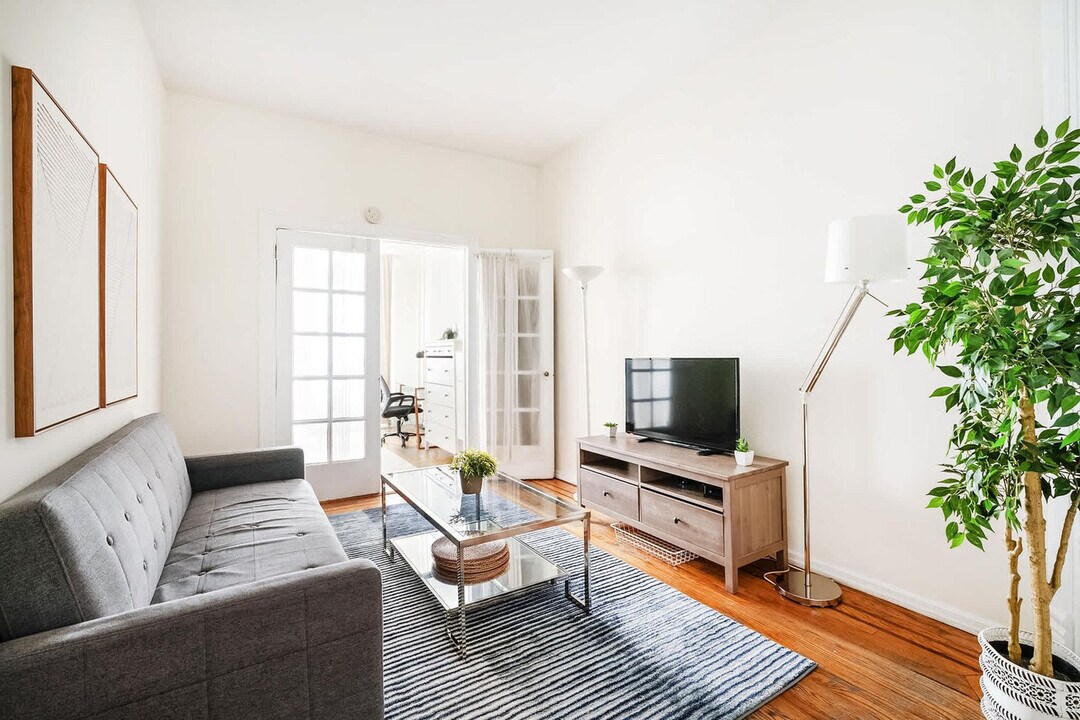 211 E 14th St in New York, NY - Foto de edificio