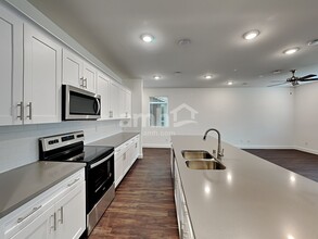 4636 Flaming Ridge Trail in Las Vegas, NV - Building Photo - Building Photo