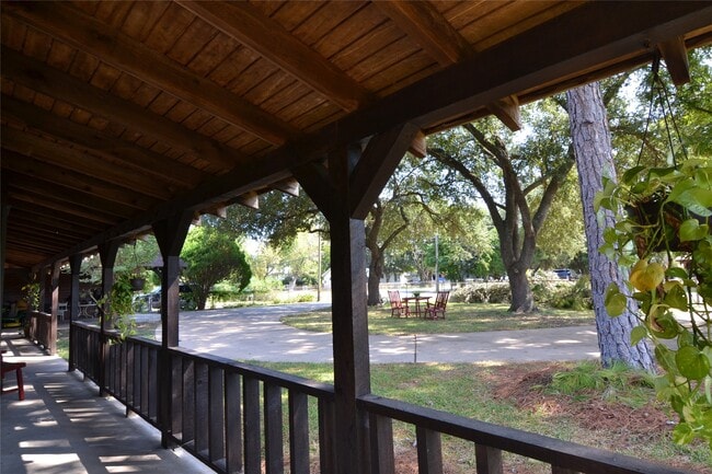 property at 2611 Primrose Dr