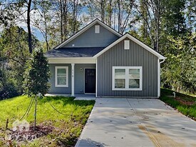 218 E Boston Ave in Bessemer City, NC - Building Photo