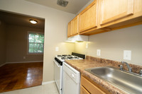 Finian's Court Apartments in Lanham, MD - Building Photo - Building Photo