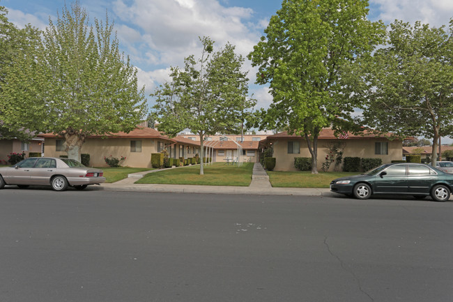 Decker Apartments in Clovis, CA - Building Photo - Building Photo