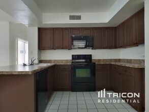4911 W Tonto Rd in Glendale, AZ - Building Photo - Building Photo