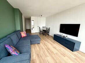 1660 N La Salle Dr, Unit 810 in Chicago, IL - Building Photo - Building Photo