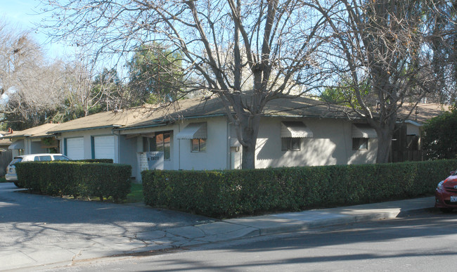 1968 Hackett Ave in Mountain View, CA - Building Photo - Building Photo