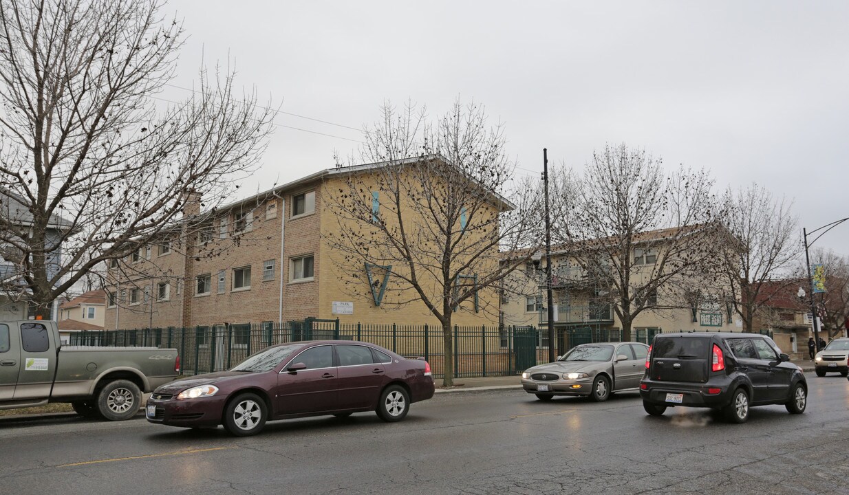 3733-3737 W 63rd St in Chicago, IL - Foto de edificio