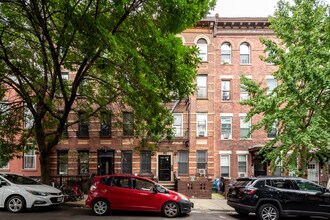 82 16th St in Brooklyn, NY - Building Photo - Building Photo