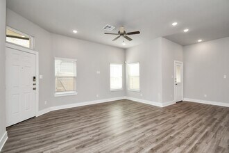 21011 Bay Vlg Dr, Unit A in Cypress, TX - Building Photo - Building Photo