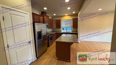 9211 174th St E in Puyallup, WA - Building Photo - Building Photo