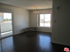 809 Edgewood St-Unit -6 in Inglewood, CA - Foto de edificio - Building Photo