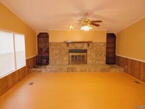 498 Berry Hollow Rd in Gurley, AL - Building Photo - Building Photo