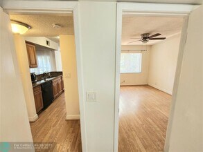 5654 Rock Island Rd in Tamarac, FL - Building Photo - Building Photo