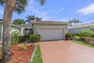 10664 Royal Caribbean Cir in Boynton Beach, FL - Building Photo - Building Photo