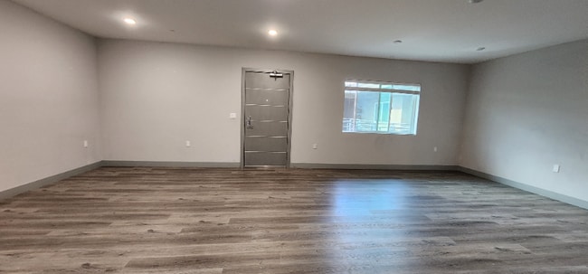 7040 Woodman Ave in Los Angeles, CA - Building Photo - Building Photo