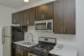 4911 W Cuyler Ave, Unit K03J in Chicago, IL - Foto de edificio - Building Photo
