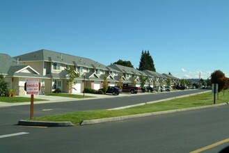 Townhomes at Mountain View in Puyallup, WA - Building Photo - Building Photo