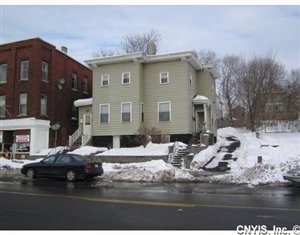 910 Salina St in Syracuse, NY - Foto de edificio