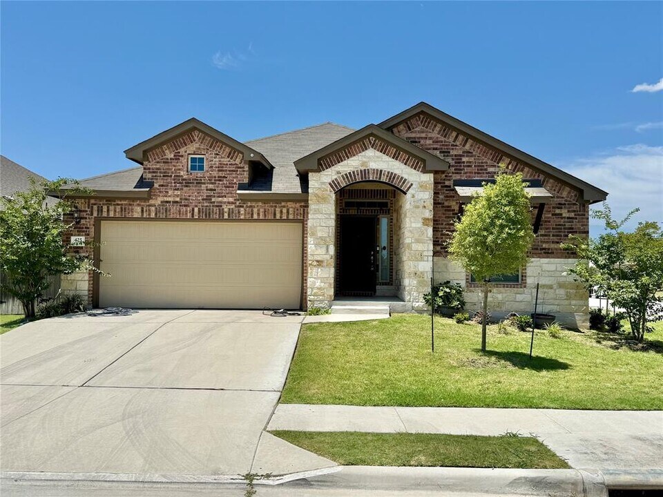 425 Blue Oak Blvd in San Marcos, TX - Building Photo