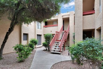 3131 W Cochise Dr, Unit 204 in Phoenix, AZ - Building Photo - Building Photo