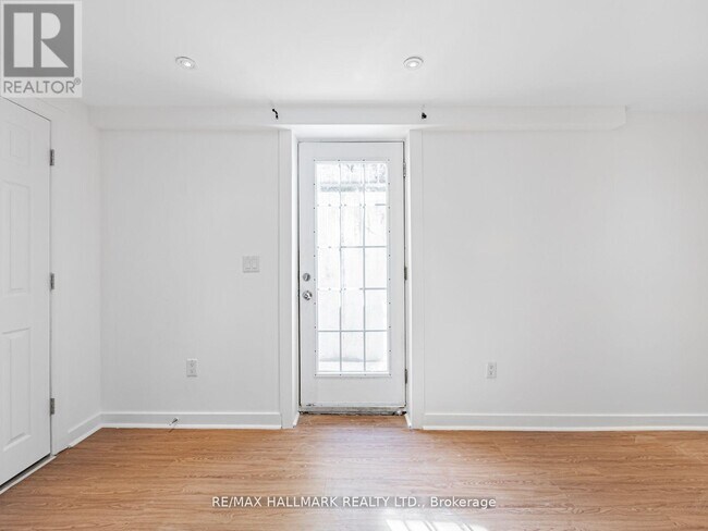 17 Crane Crescent in Ajax, ON - Building Photo - Building Photo