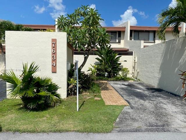 7634 SW 106th Ave in Miami, FL - Building Photo