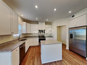 561 Larragan Dr in Denver, NC - Building Photo - Building Photo