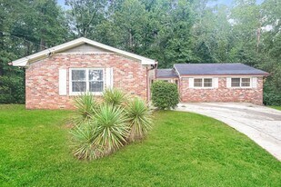 3723 Eagle Woods Cir in Stonecrest, GA - Building Photo