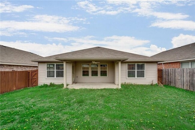 2004 Zavala Dr in Forney, TX - Building Photo - Building Photo