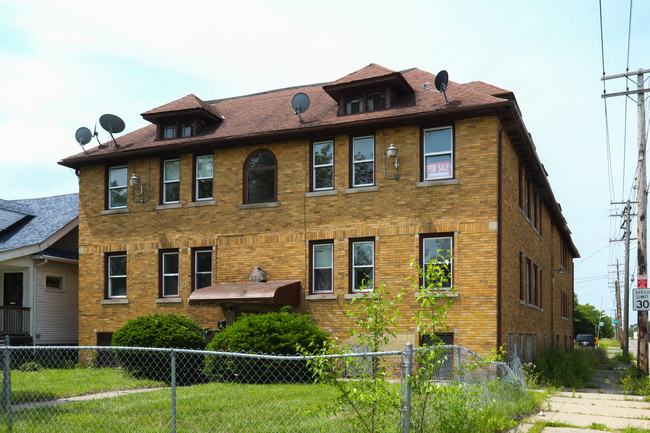 Lakewood Apartments in Detroit, MI - Building Photo - Building Photo