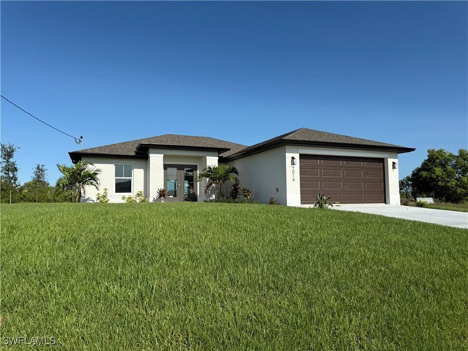 2016 NW 2nd Ave in Cape Coral, FL - Building Photo