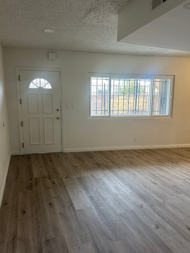 1317 W 97th St, Unit 1 in Los Angeles, CA - Building Photo - Building Photo