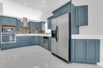 14480 SW 115th Terrace in Miami, FL - Building Photo - Building Photo