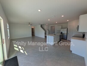 10607 Quail Grv Wy in San Antonio, FL - Building Photo - Building Photo