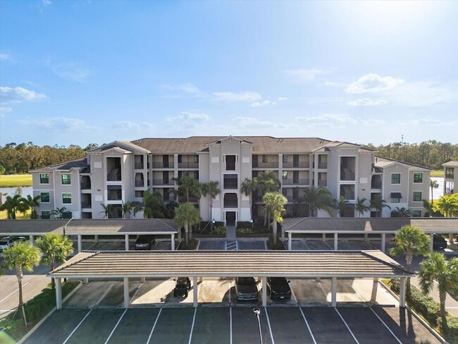 17704 Gawthrop Dr, Unit 207 in Bradenton, FL - Foto de edificio - Building Photo